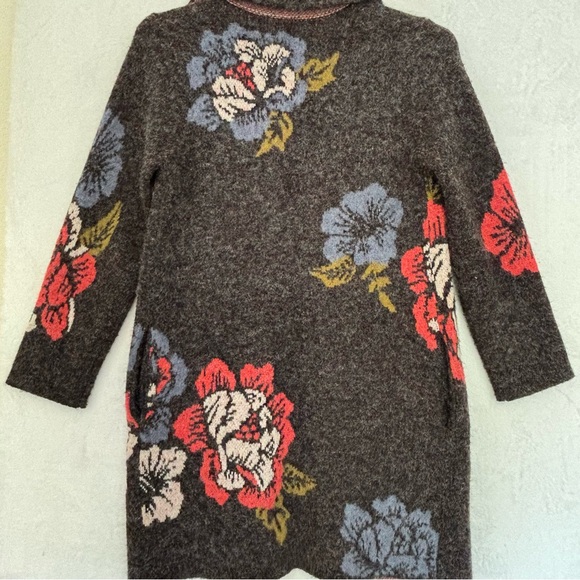 Vertigo Dark Gray Floral Cardigan Sweater Coat Oversized Size Small - Picture 2 of 15